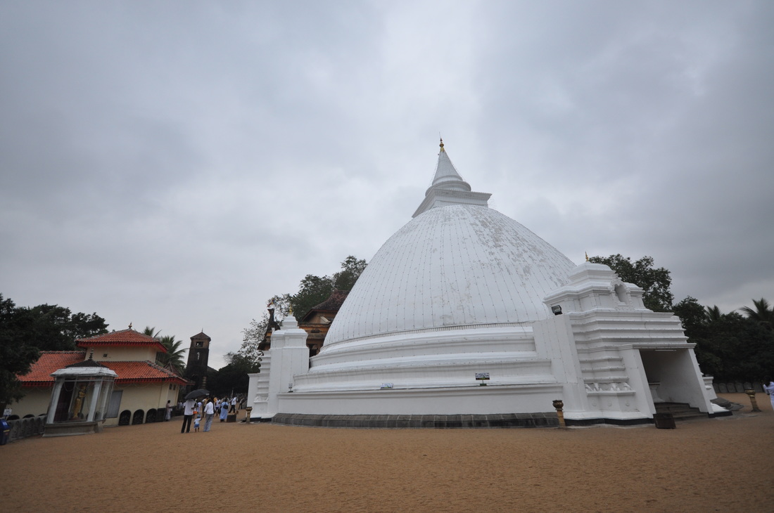 Kelaniya Temple Stupa